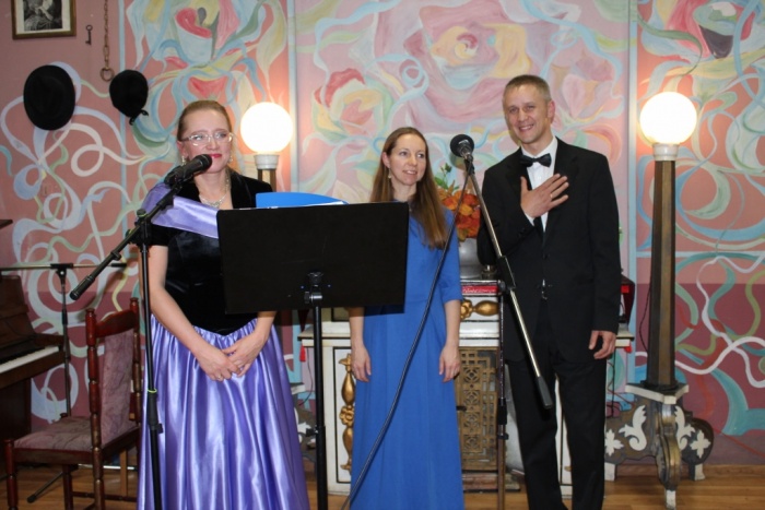 WSPOMINAMY KONCERT OPERETKOWO-MUSICALOWY W KLUBIE "AGATKA"